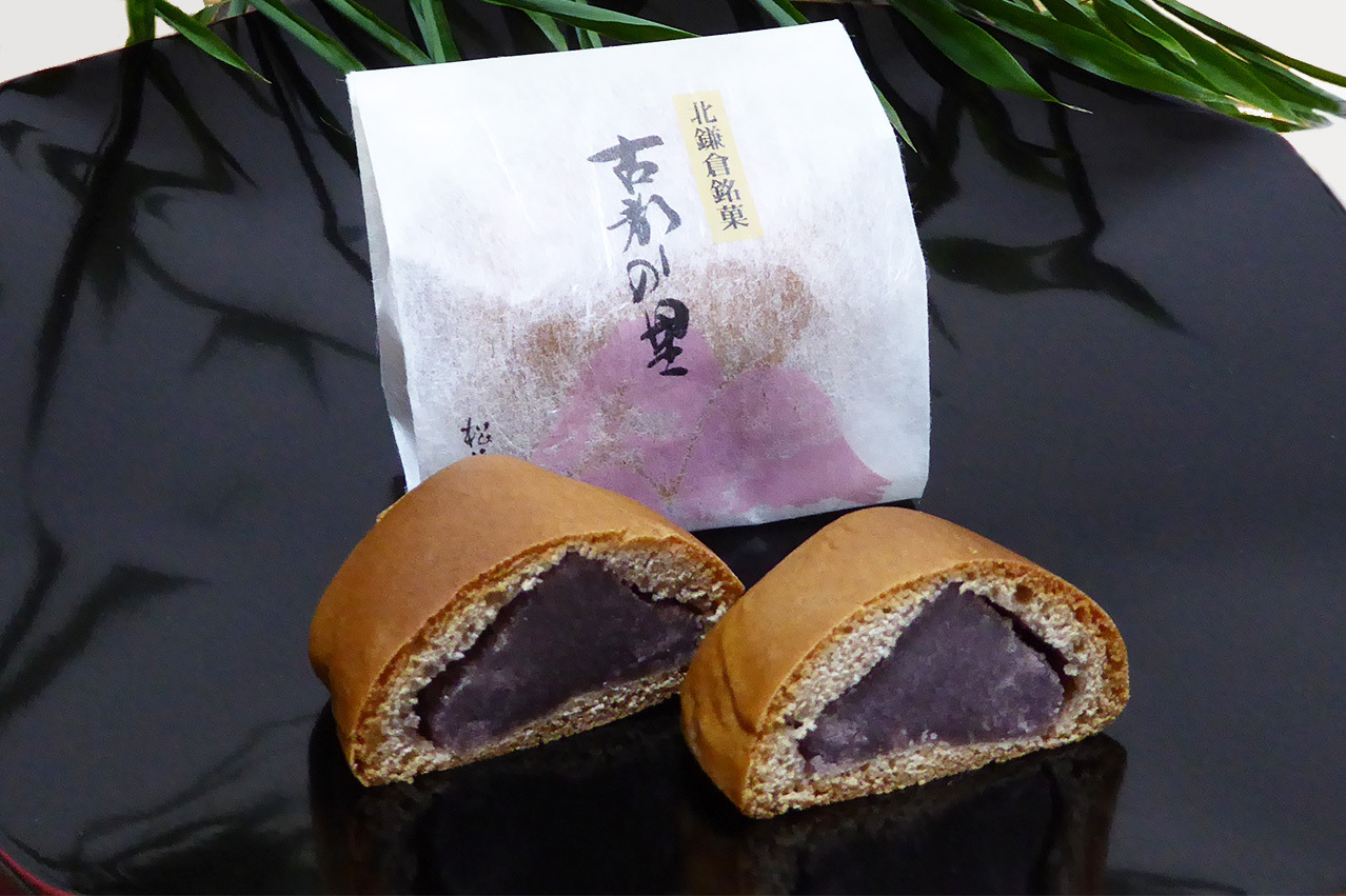 焼き菓子、古都の里をお皿に盛った写真。