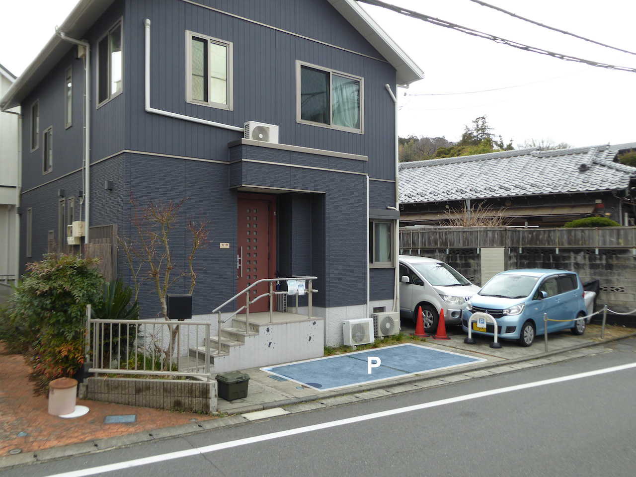 北鎌倉松花堂の駐車場案内の写真。